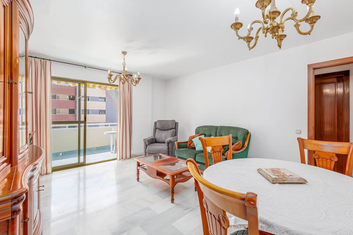 Middle Floor Apartment in Fuengirola — photo 4 of 10
