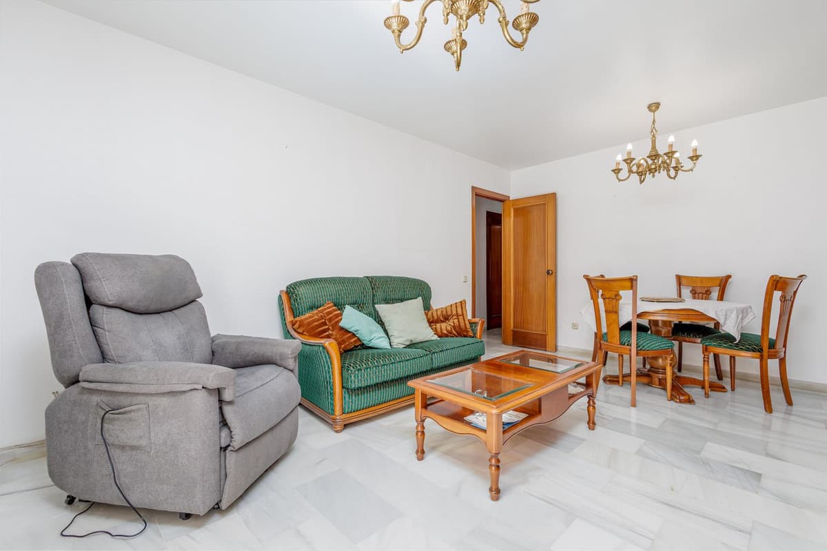 Middle Floor Apartment in Fuengirola — photo 5 of 10