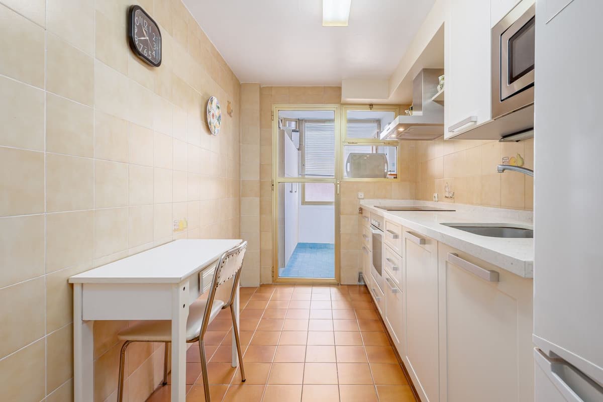 Middle Floor Apartment in Fuengirola — photo 7 of 10