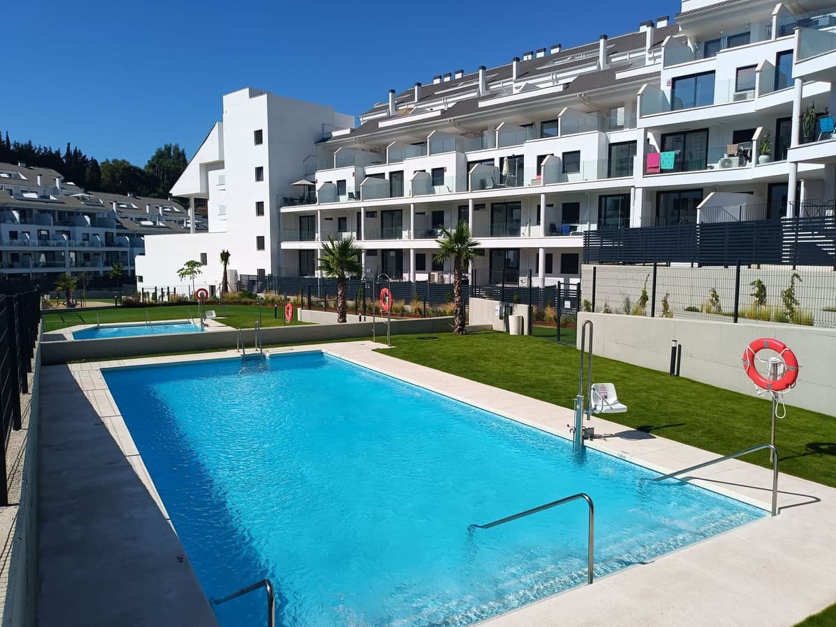 Middle Floor Apartment in Fuengirola — photo 1 of 10