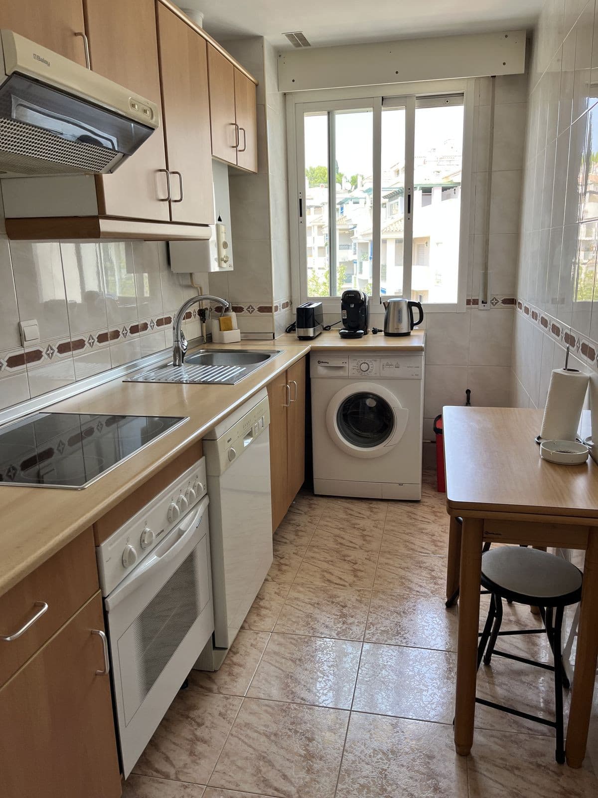 Middle Floor Apartment in Nueva Andalucía — photo 4 of 10