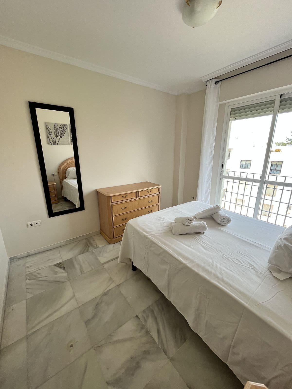 Middle Floor Apartment in Nueva Andalucía — photo 8 of 10