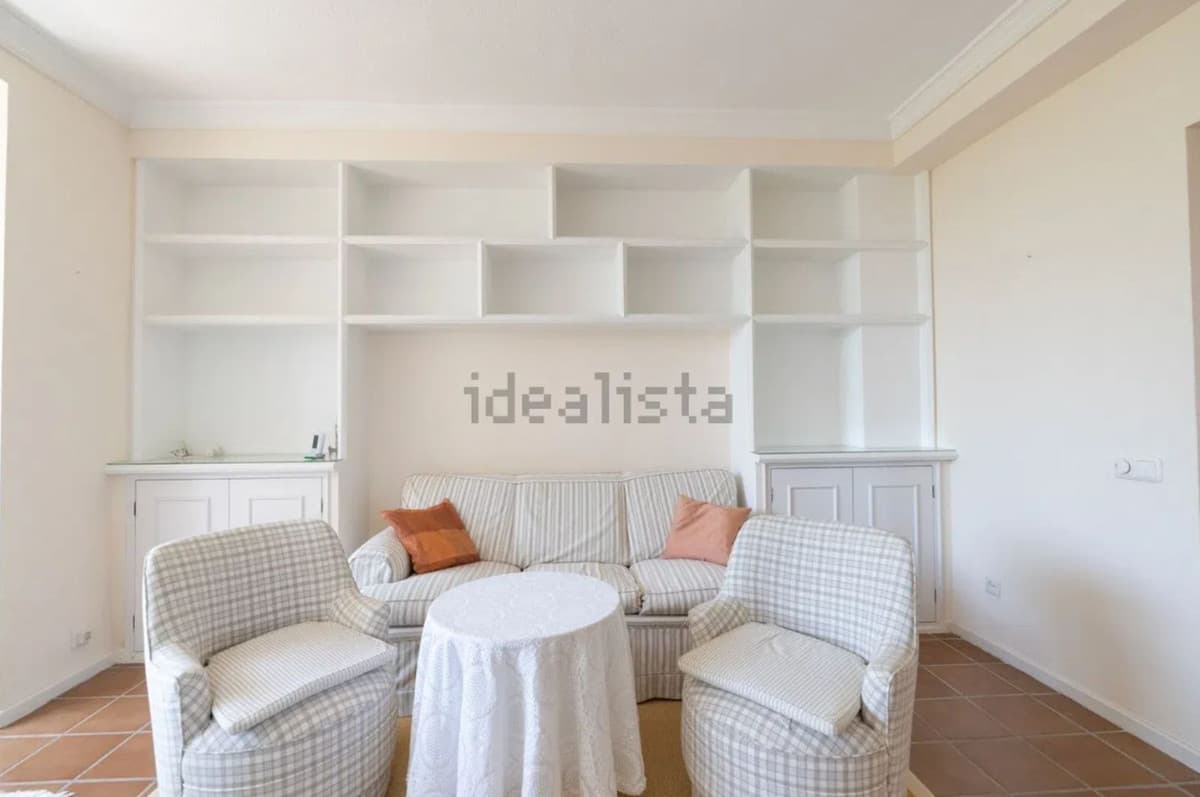 Middle Floor Apartment in Nueva Andalucía — photo 1 of 10