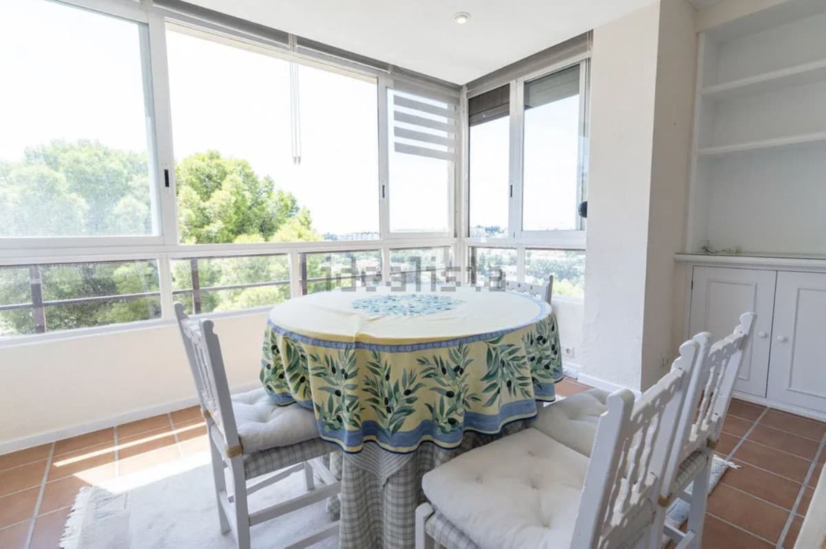 Middle Floor Apartment in Nueva Andalucía — photo 3 of 10