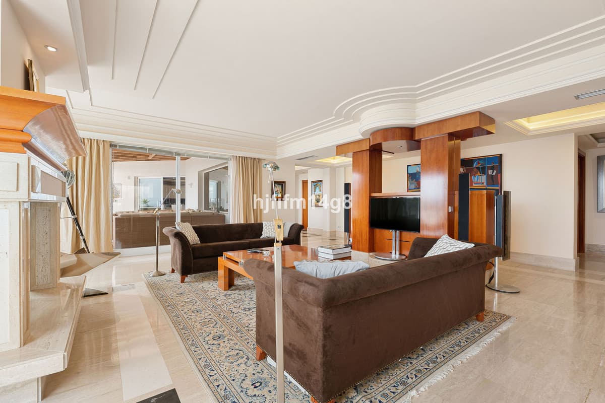 Penthouse in Nueva Andalucía — photo 6 of 10