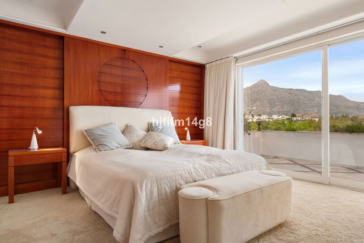 Penthouse in Nueva Andalucía — photo 10 of 10