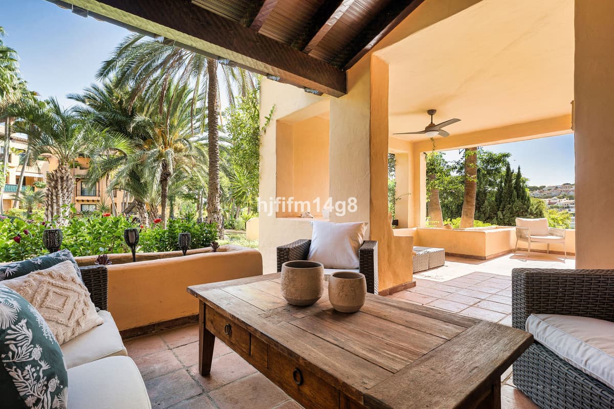Ground Floor Apartment in Estepona — photo 1 of 10