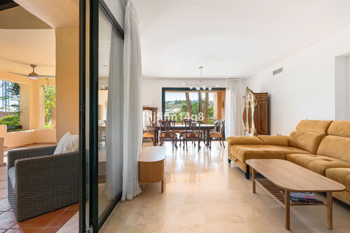 Ground Floor Apartment in Estepona — photo 5 of 10