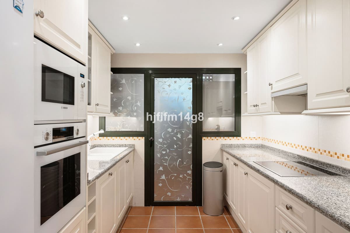Ground Floor Apartment in Estepona — photo 6 of 10