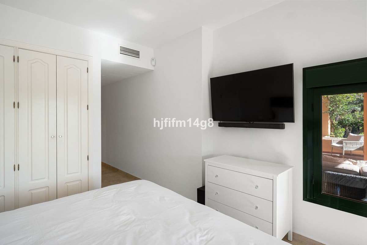 Ground Floor Apartment in Estepona — photo 9 of 10
