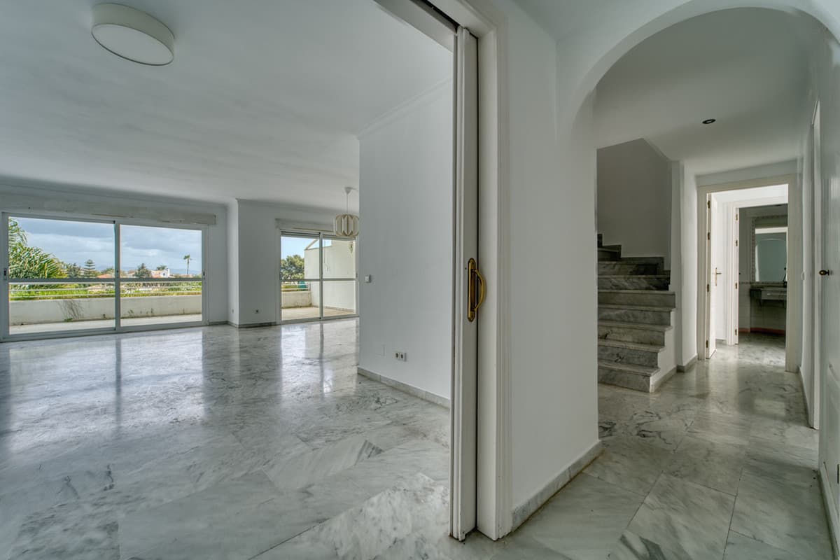Penthouse Duplex in Guadalmina Baja — photo 8 of 10