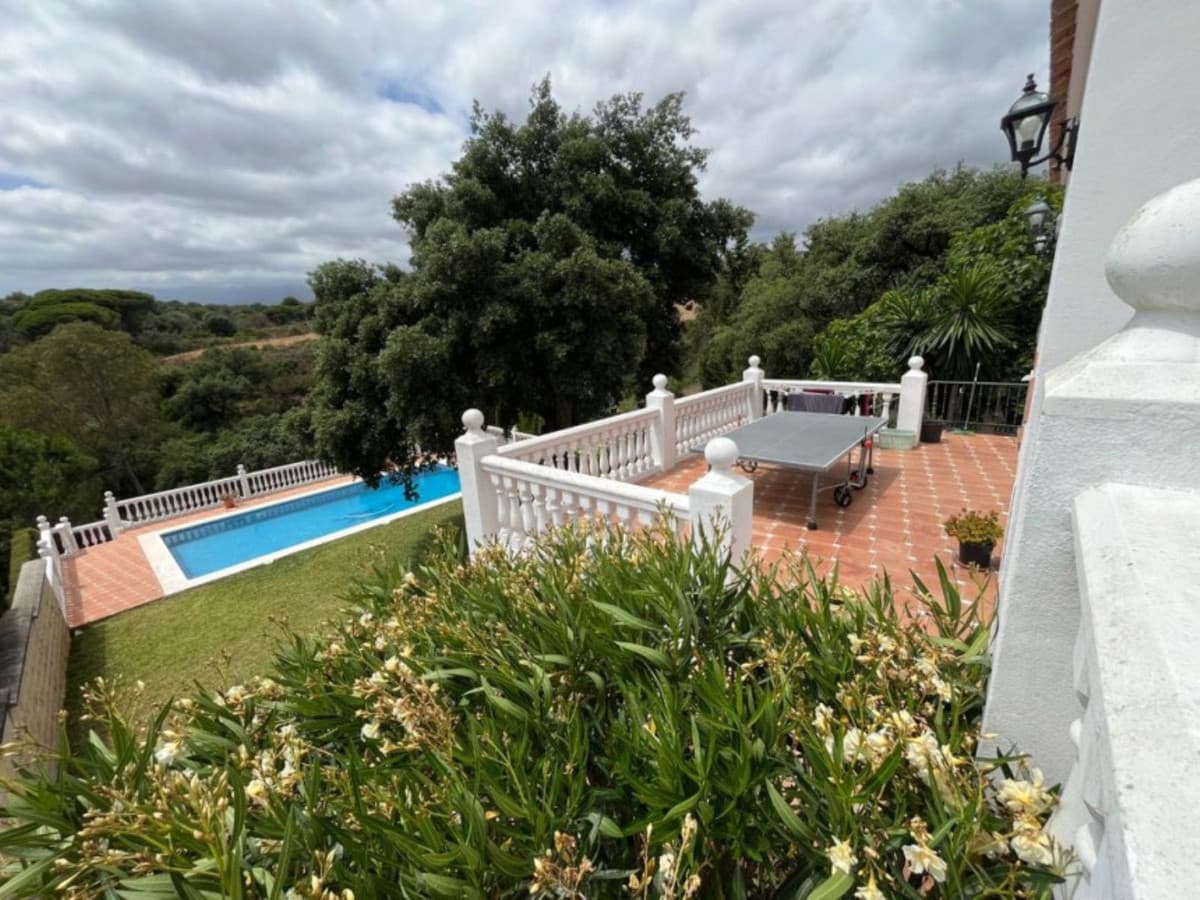 Detached Villa in Elviria — photo 2 of 10
