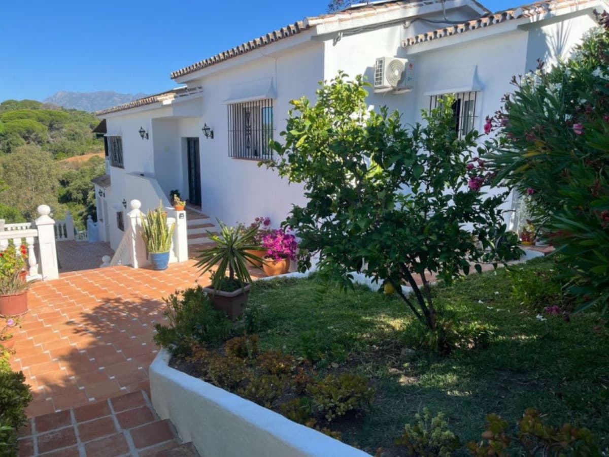 Detached Villa in Elviria — photo 5 of 10