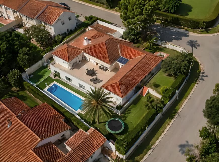 Detached Villa in Sotogrande Costa — photo 1 of 10