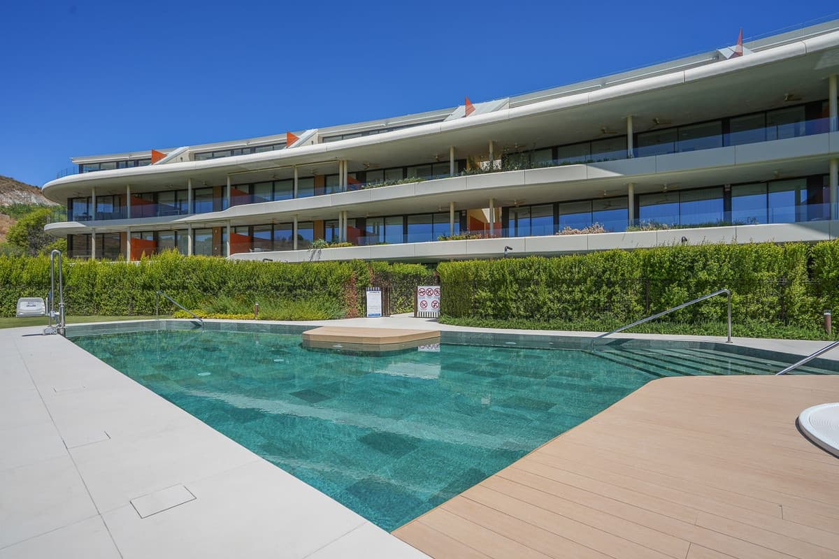 Middle Floor Apartment in Fuengirola — photo 2 of 10