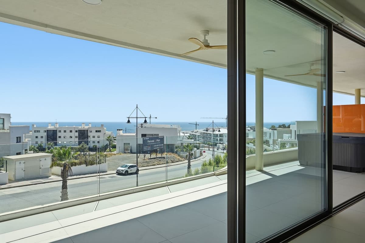 Middle Floor Apartment in Fuengirola — photo 3 of 10