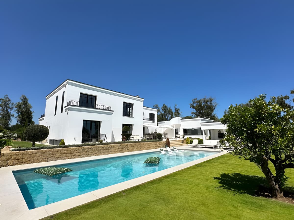 Detached Villa in Sotogrande — photo 2 of 10