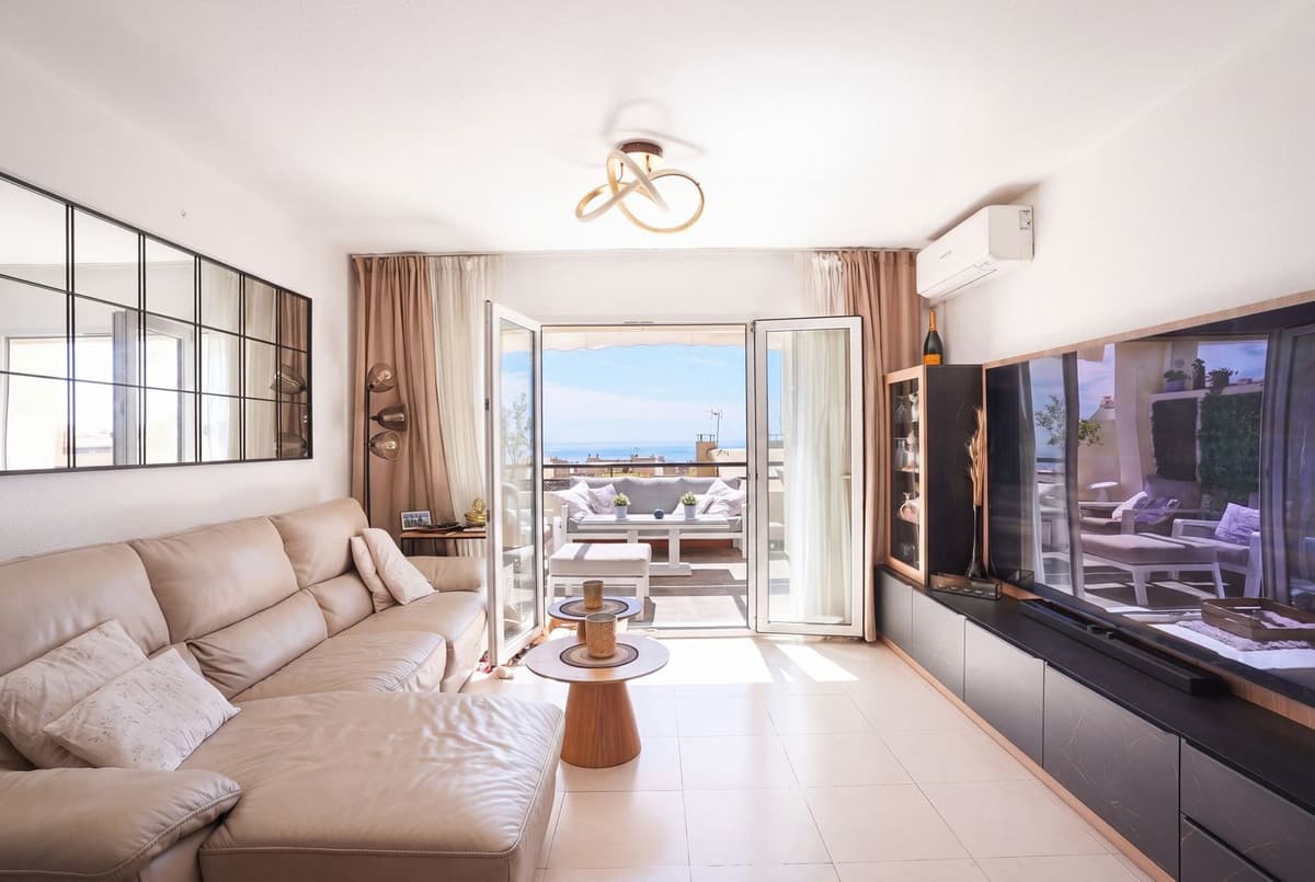 Penthouse in Calahonda — photo 1 of 10