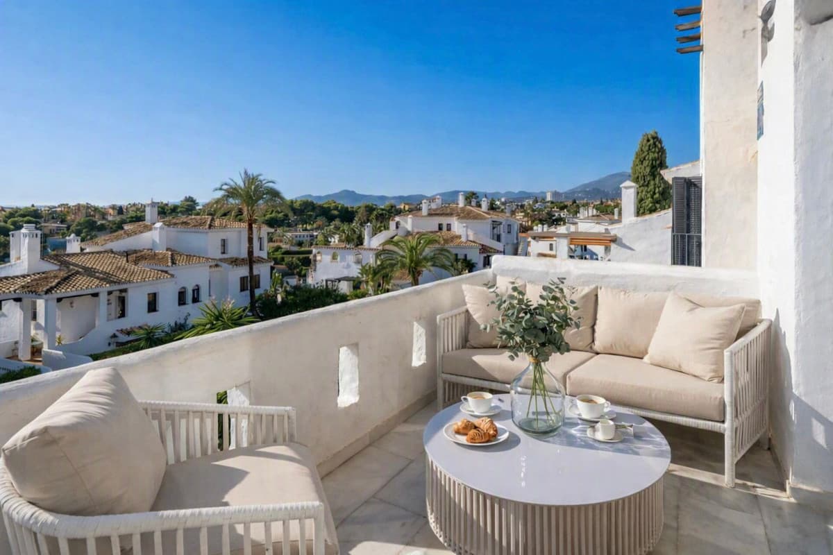 Penthouse Duplex in Nueva Andalucía — photo 4 of 10