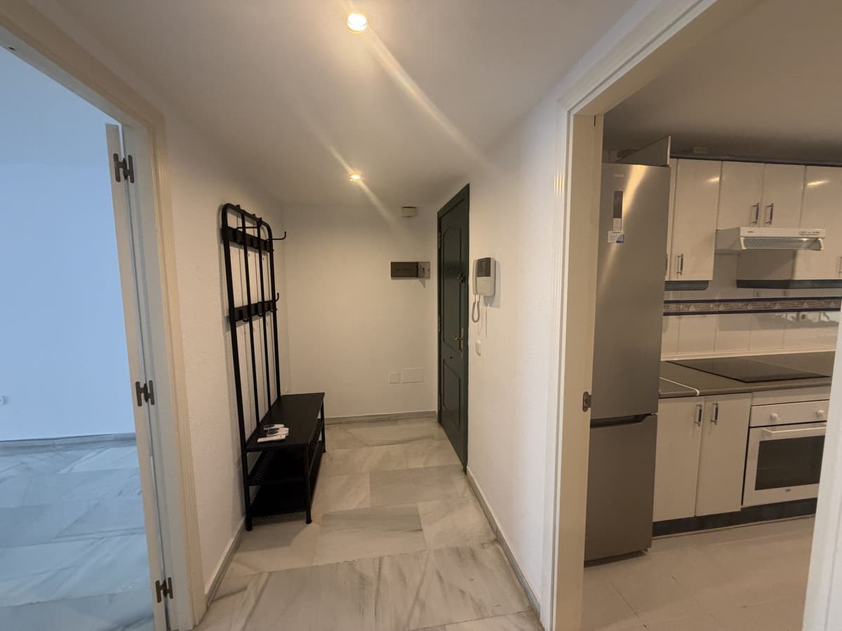 Middle Floor Apartment in Marbella — photo 5 of 10
