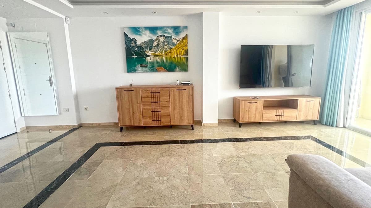 Middle Floor Apartment in Marbella — photo 4 of 10