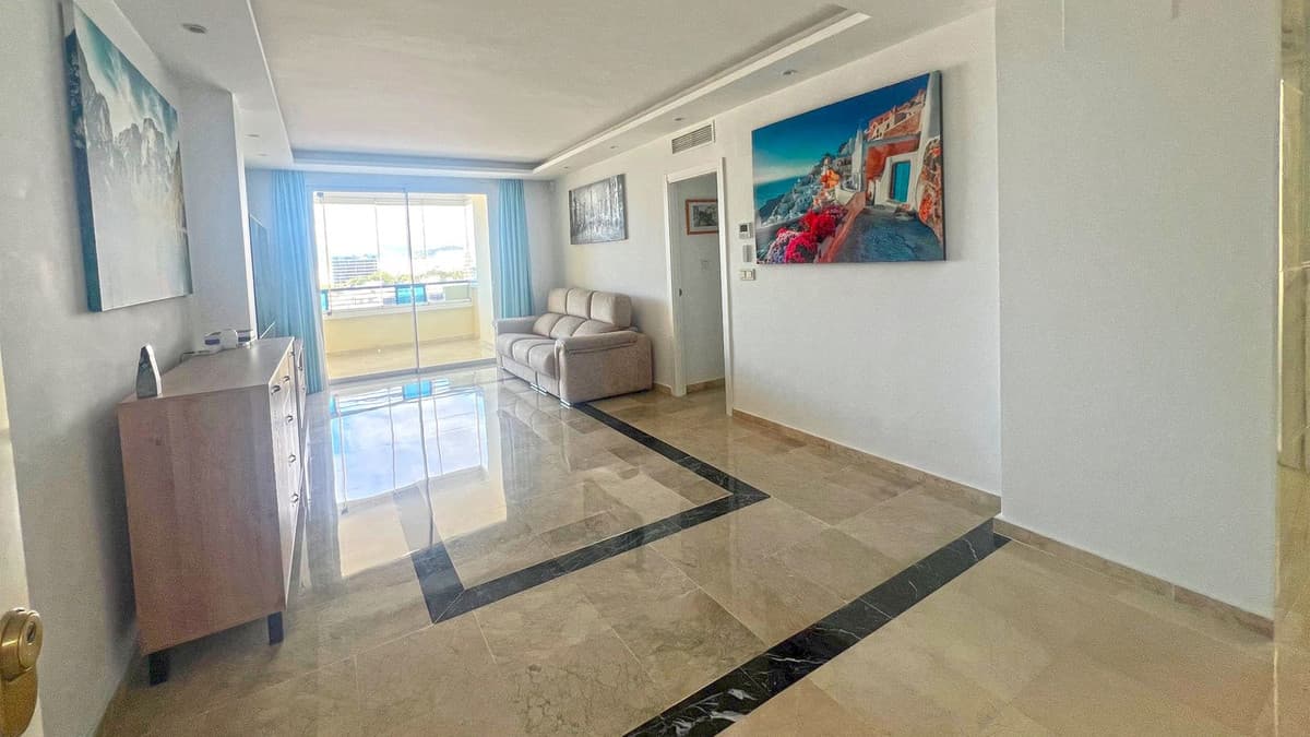 Middle Floor Apartment in Marbella — photo 5 of 10