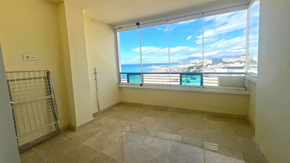 Middle Floor Apartment in Marbella — photo 6 of 10