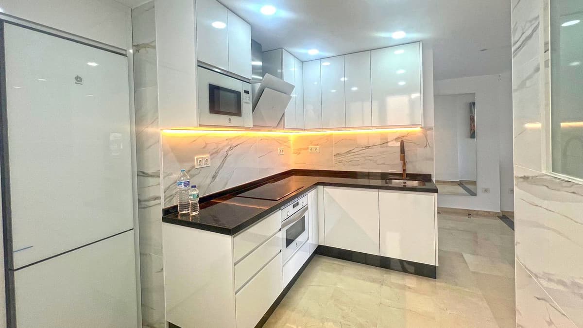 Middle Floor Apartment in Marbella — photo 7 of 10