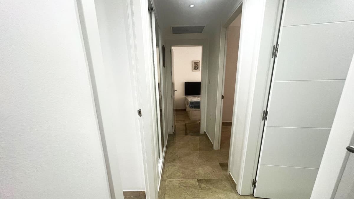 Middle Floor Apartment in Marbella — photo 10 of 10