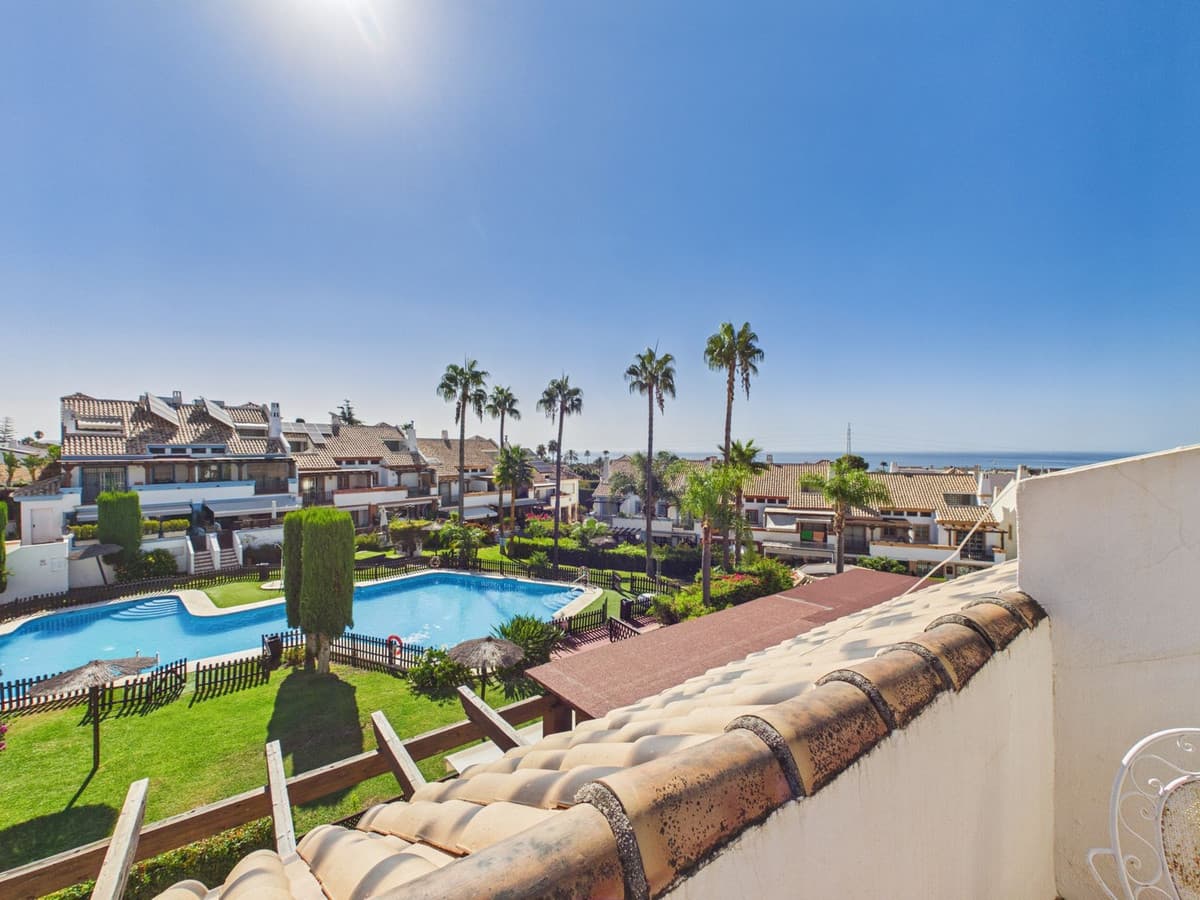 Townhouse in Marbella — photo 1 of 10