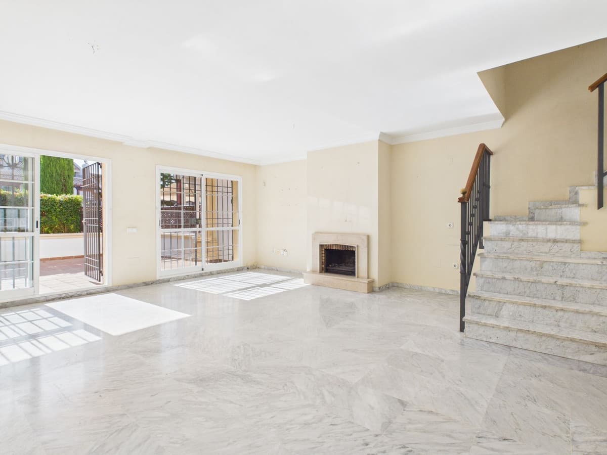 Townhouse in Marbella — photo 2 of 10