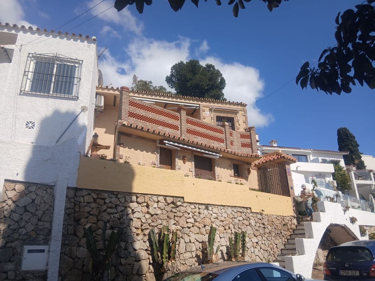 Semi-Detached House in Nueva Andalucía — photo 2 of 10