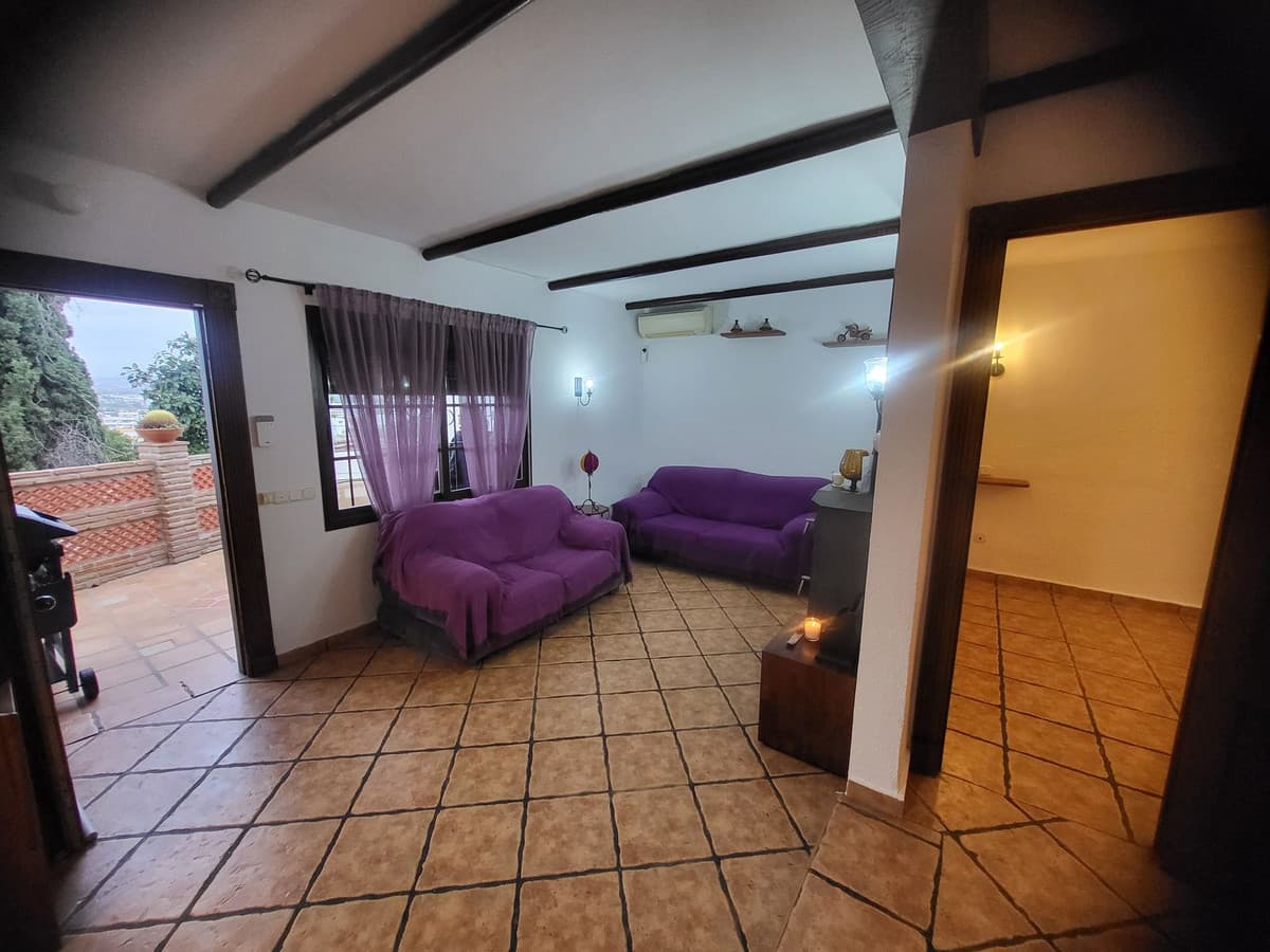 Semi-Detached House in Nueva Andalucía — photo 7 of 10
