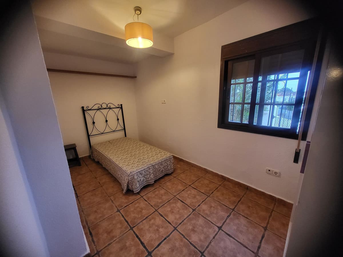Semi-Detached House in Nueva Andalucía — photo 9 of 10