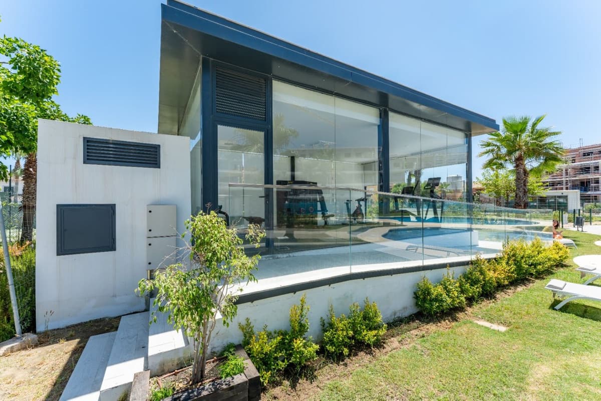 Ground Floor Apartment in La Duquesa — photo 1 of 10