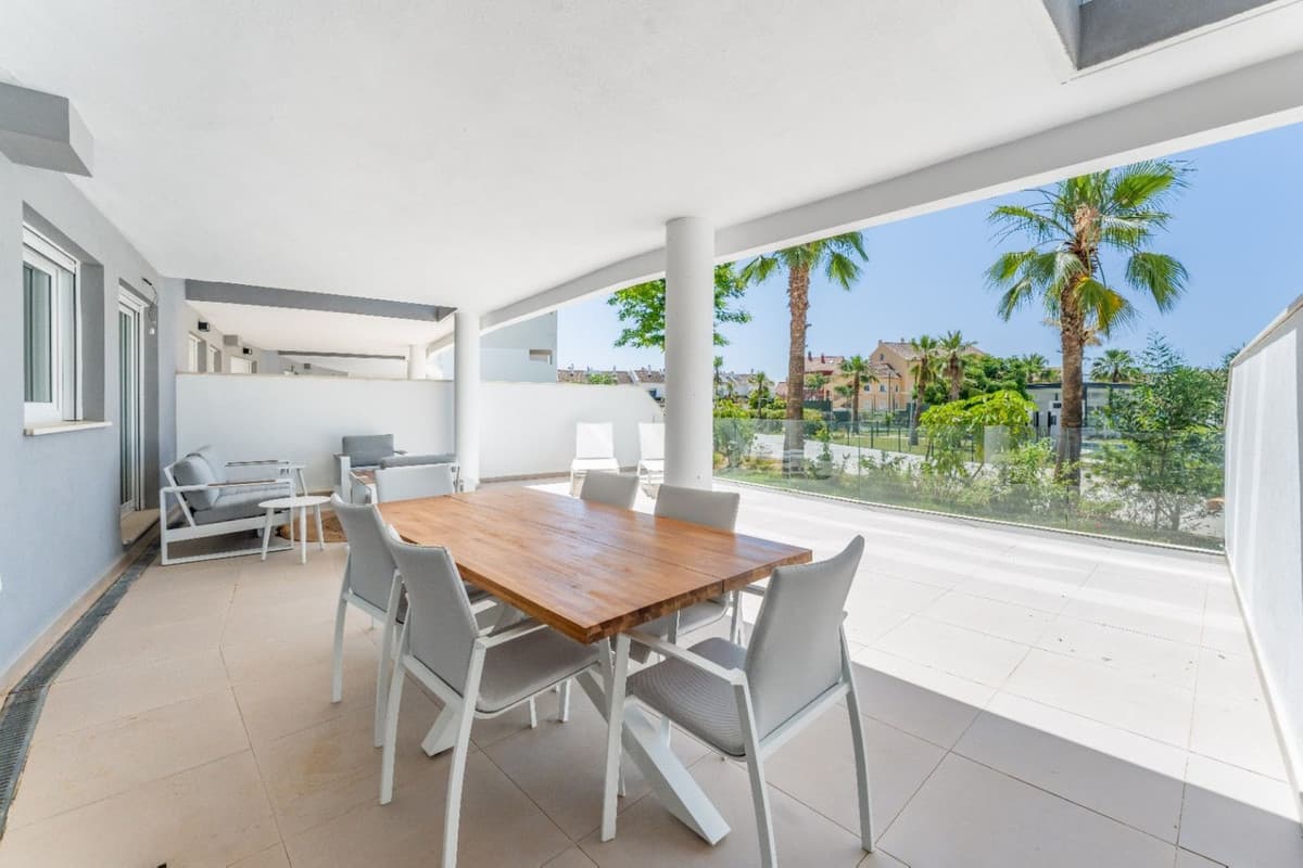 Ground Floor Apartment in La Duquesa — photo 4 of 10