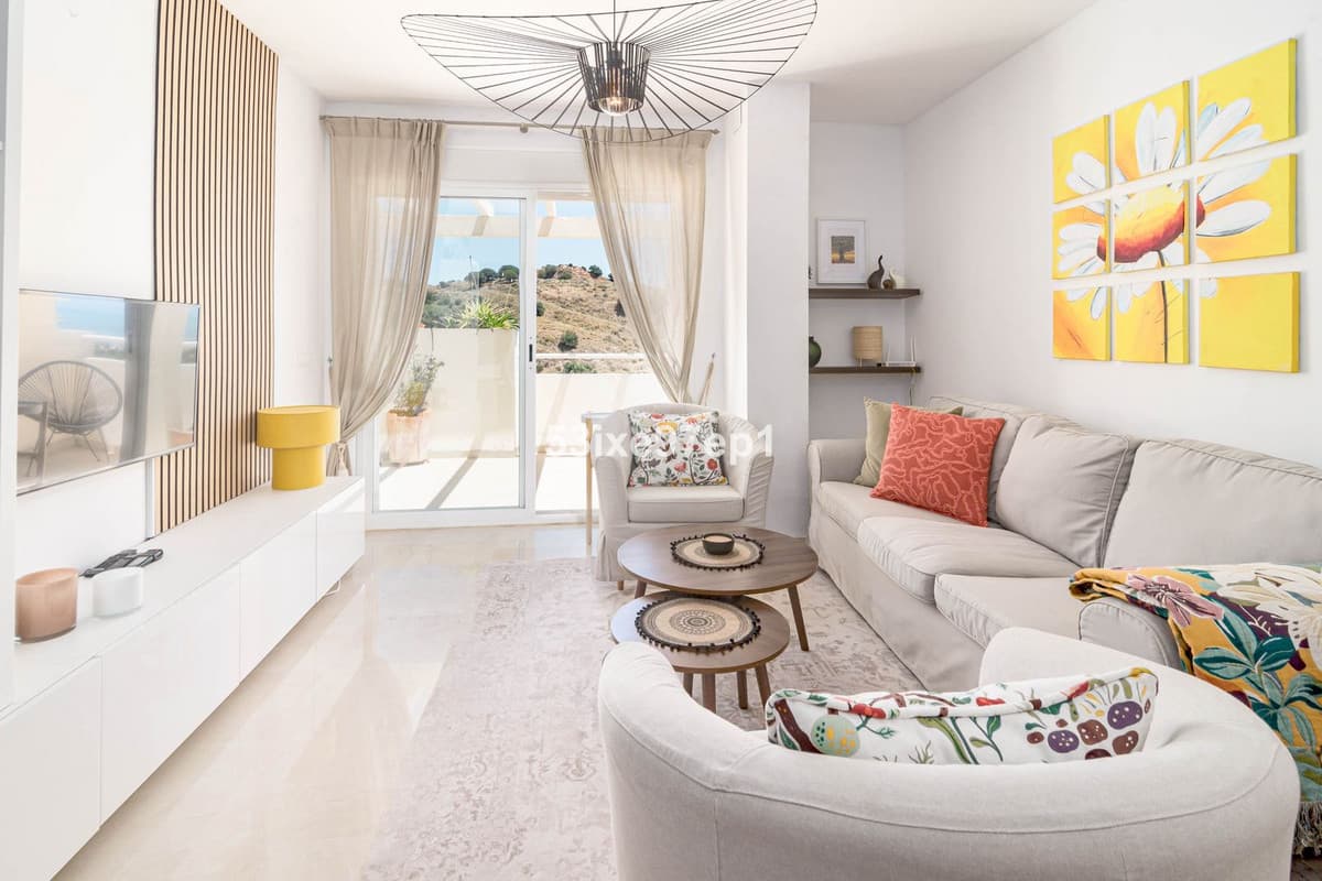 Penthouse in Calahonda — photo 2 of 10