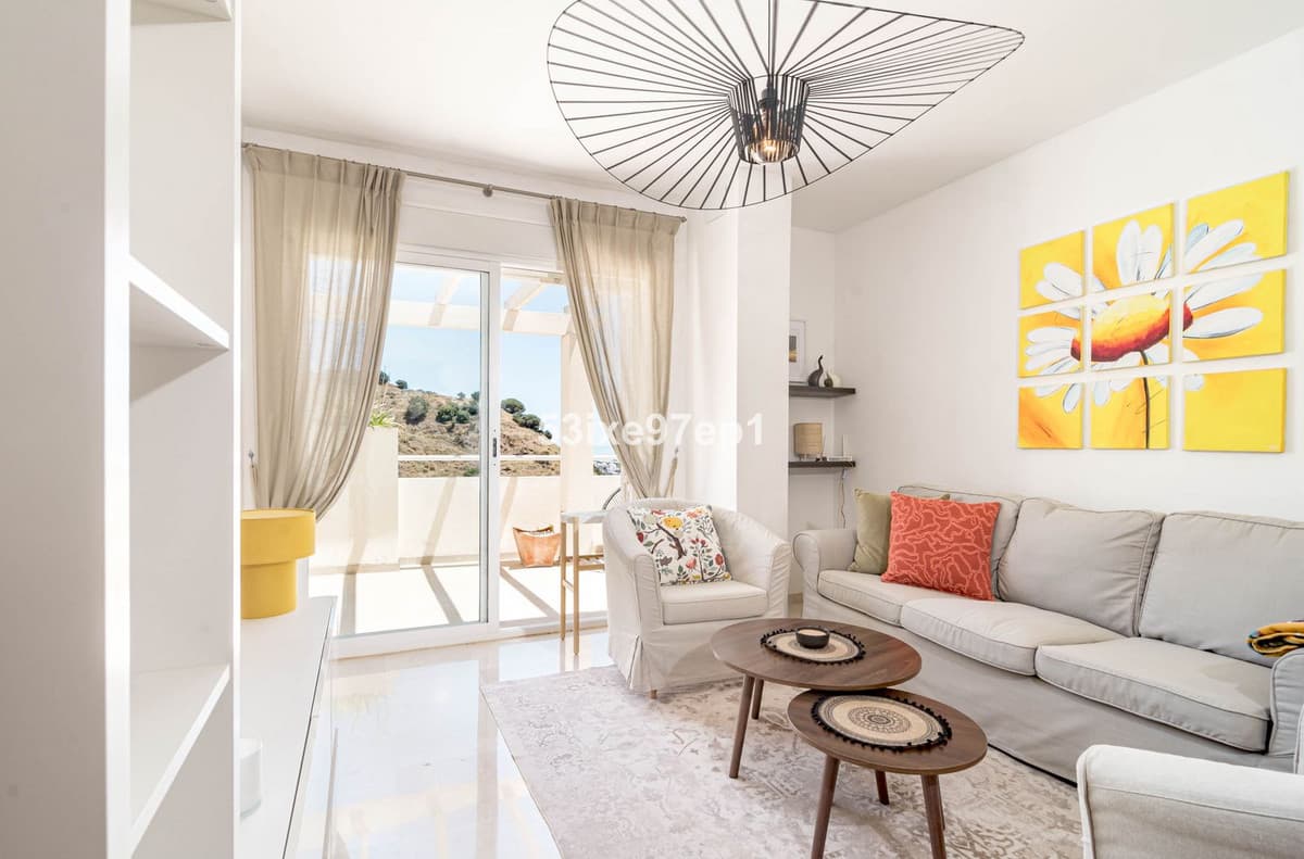 Penthouse in Calahonda — photo 3 of 10