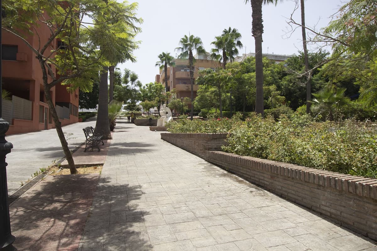Middle Floor Apartment in Estepona — photo 6 of 10