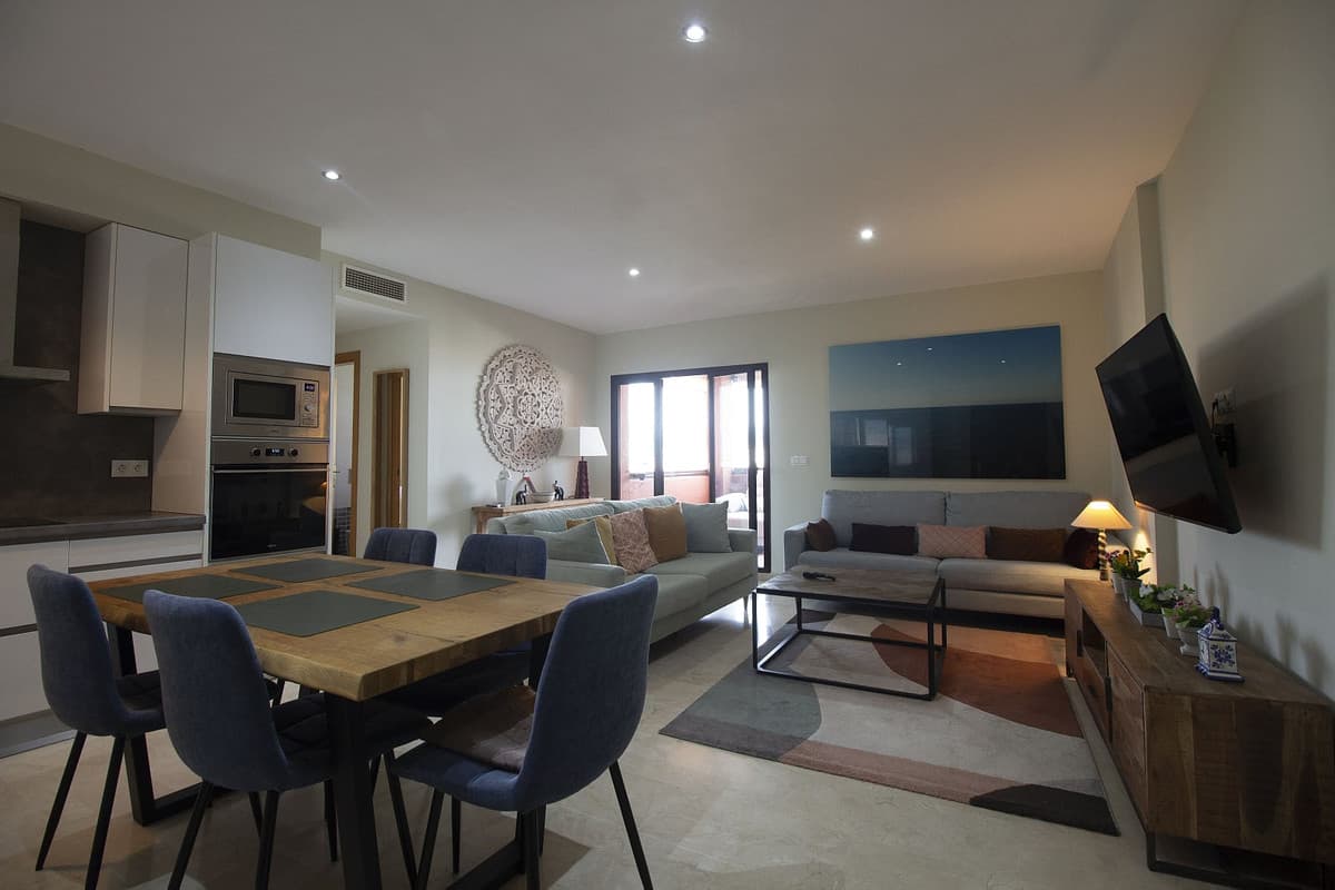 Middle Floor Apartment in Estepona — photo 9 of 10