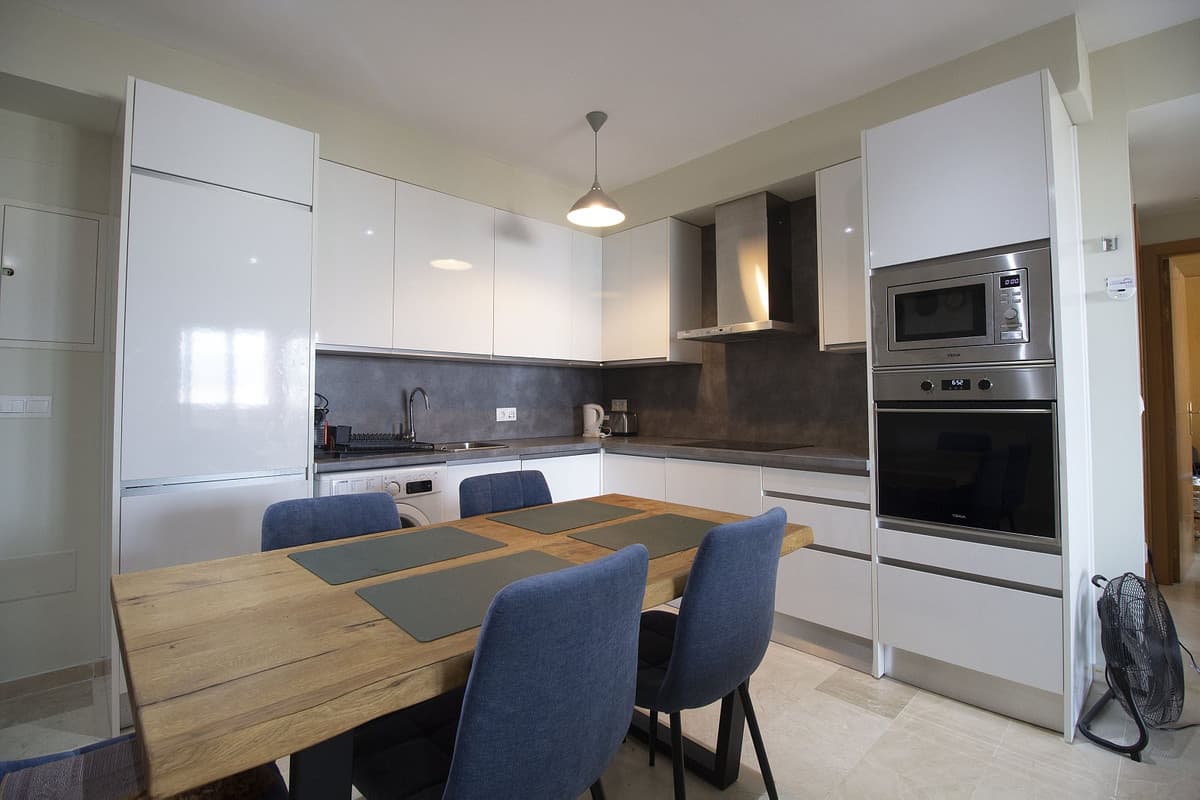 Middle Floor Apartment in Estepona — photo 10 of 10
