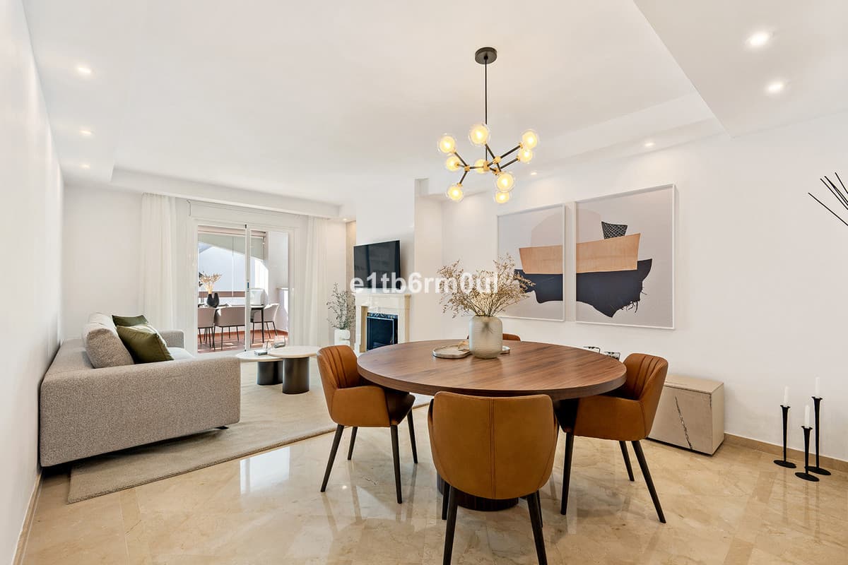 Middle Floor Apartment in Nueva Andalucía — photo 1 of 10