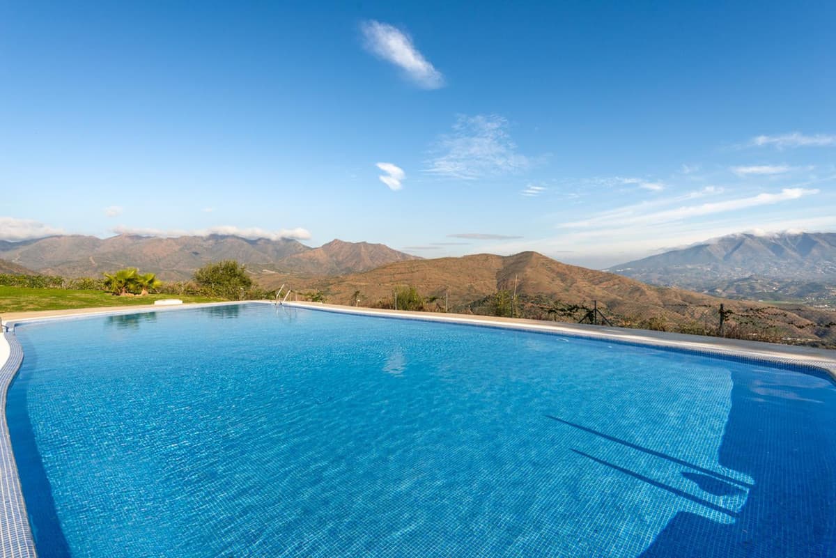 Townhouse in La Mairena — photo 5 of 10