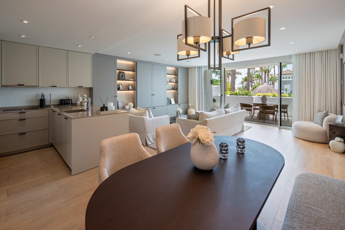 Middle Floor Apartment in The Golden Mile — photo 9 of 10