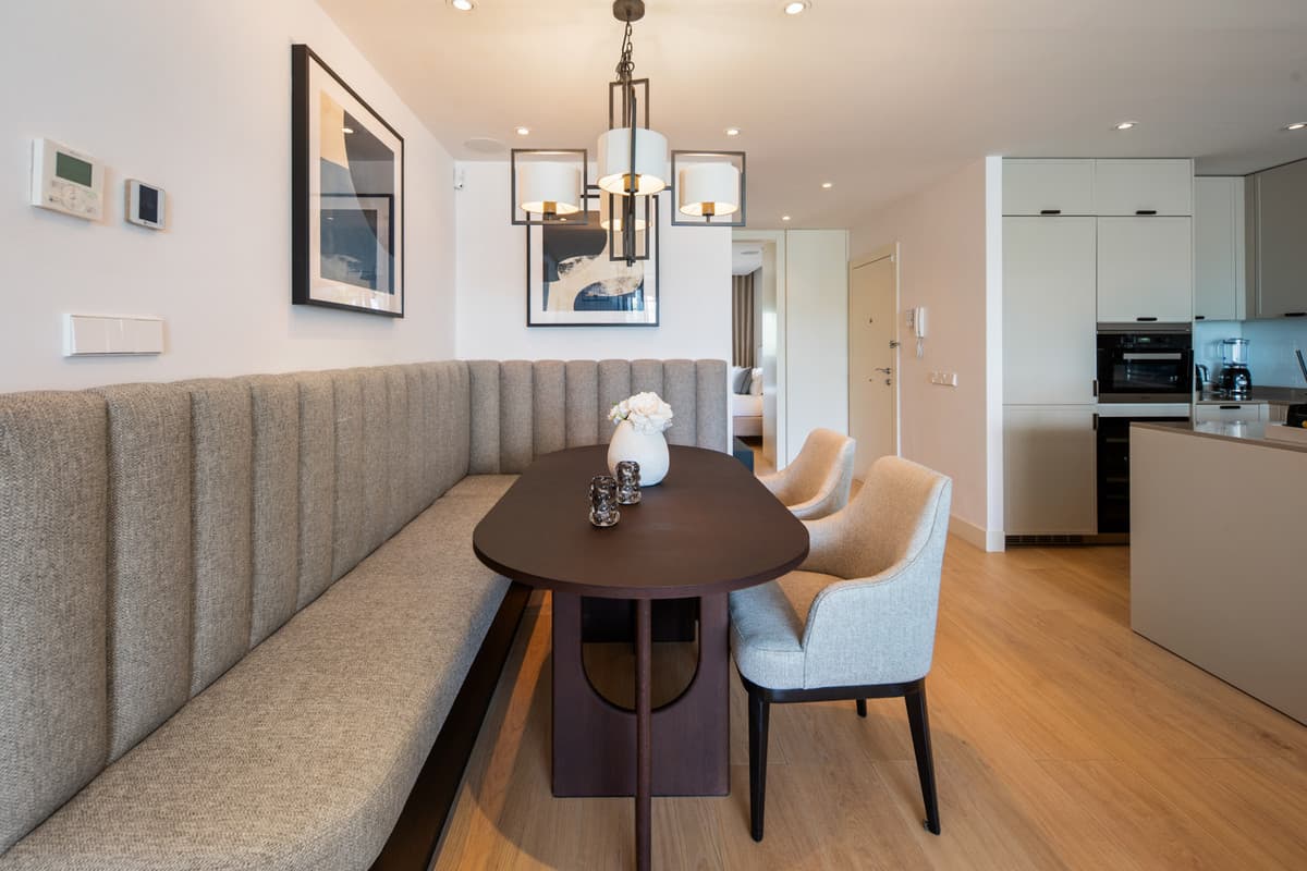 Middle Floor Apartment in The Golden Mile — photo 10 of 10