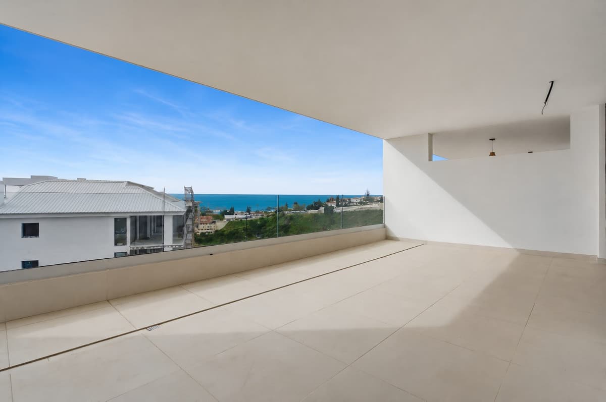 Middle Floor Apartment in Fuengirola — photo 1 of 10
