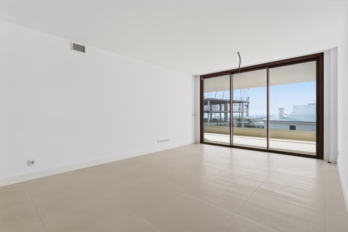 Middle Floor Apartment in Fuengirola — photo 4 of 10