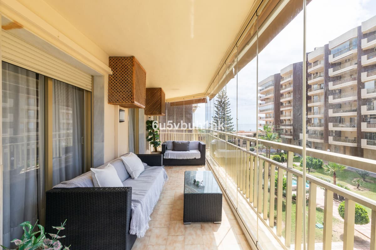 Middle Floor Apartment in Fuengirola — photo 3 of 10