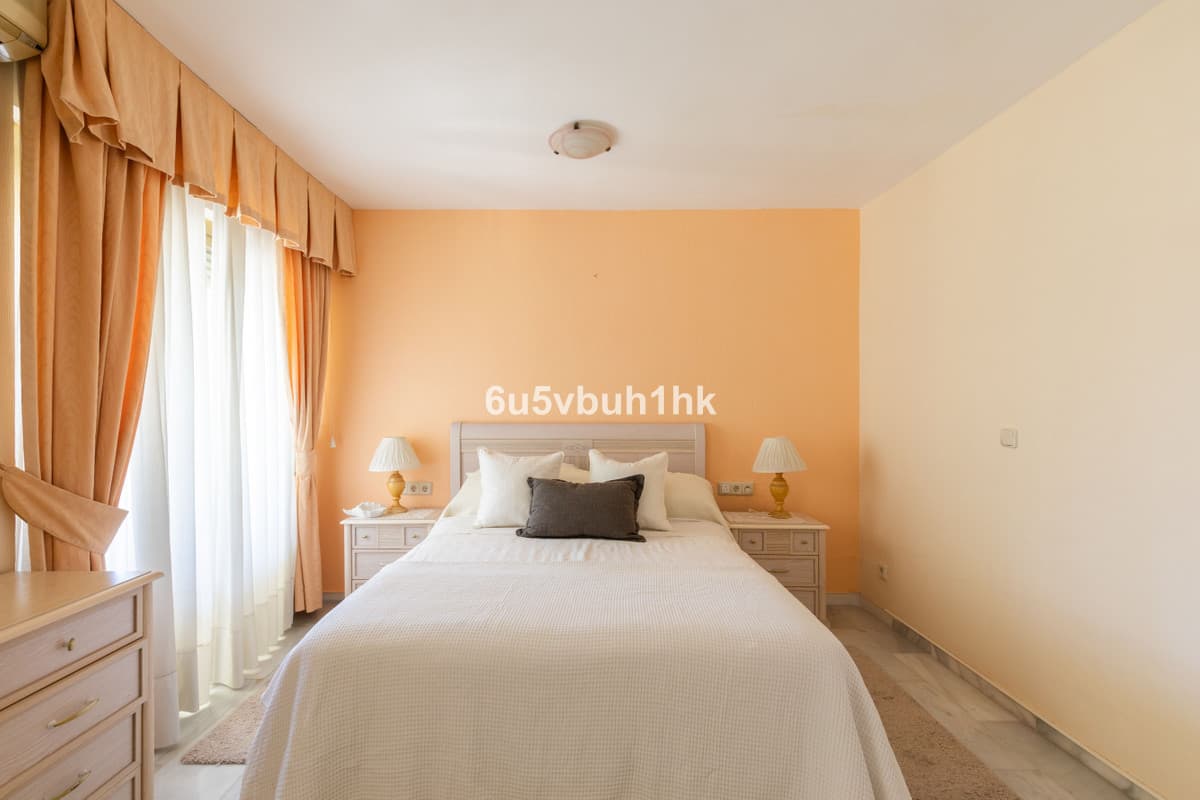 Middle Floor Apartment in Fuengirola — photo 7 of 10