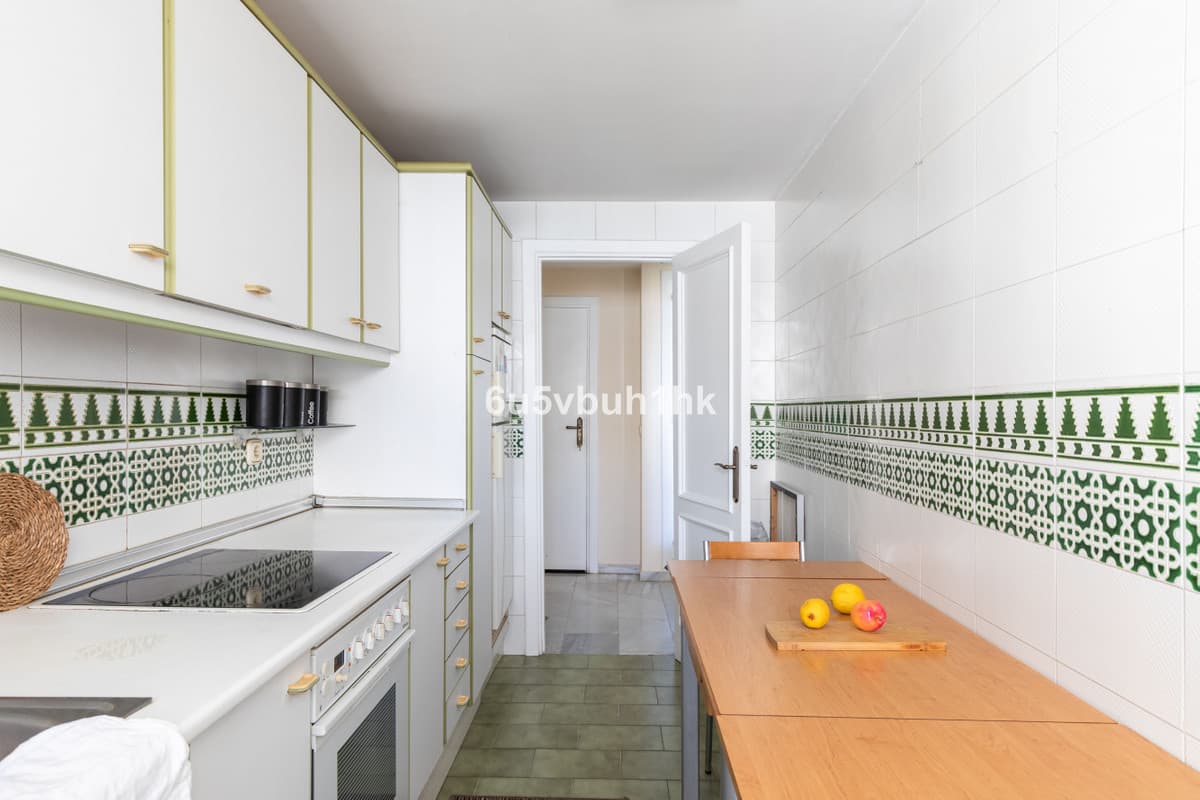 Middle Floor Apartment in Fuengirola — photo 10 of 10